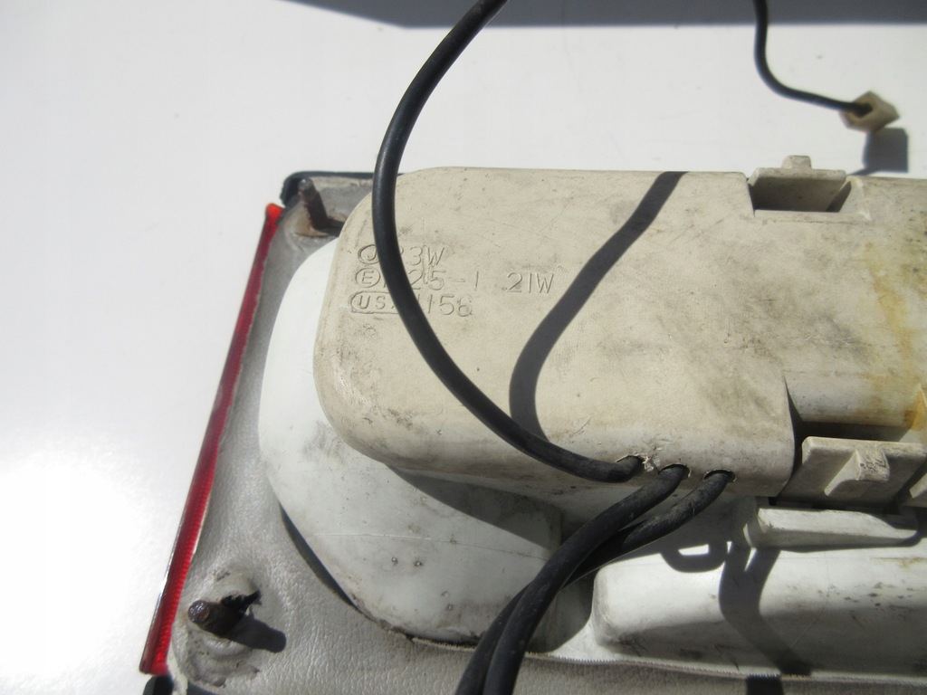 фото №10, Лампа задняя левая mazda 323 bd 043-6818l 1980-82