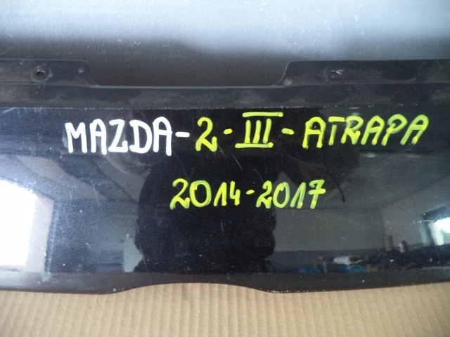 фото №2, Mazda 2 2014-2017 решётка радиатора бампера перед передняя