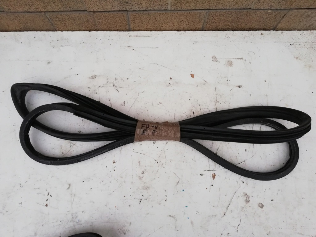 фото №1, Прокладка дверь правый перед honda fr-v frv 04-09