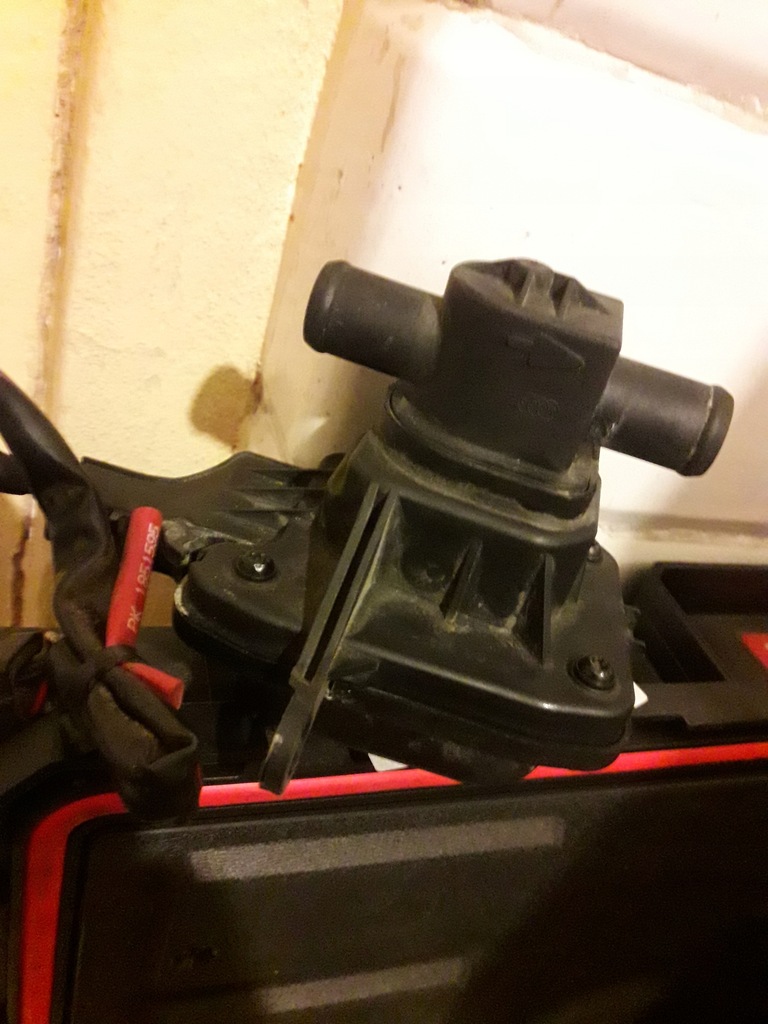 фото №1, Scania клапан водяний