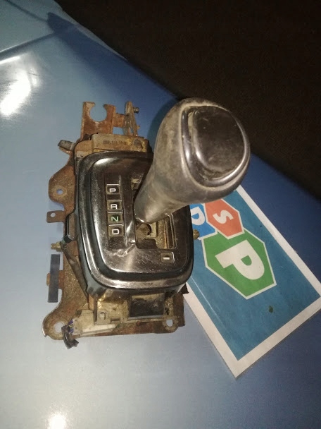 фото №1, Выборщик домкрат рычаг передачи galant viii автоматическая коробка передач