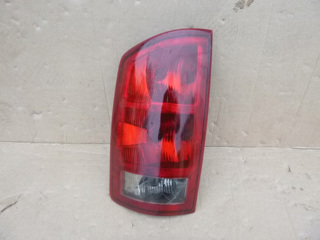 фото №1, Dodge ram 2004 задняя лампа