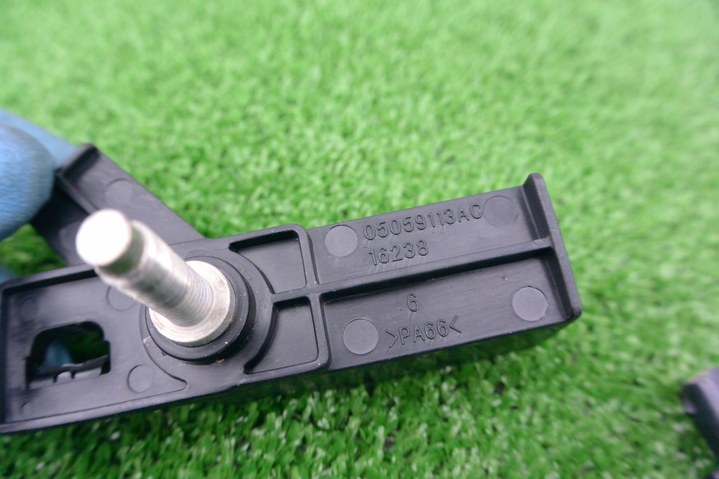 фото №2, Заглушка клеммы аккумулятор quattroporte ghibli