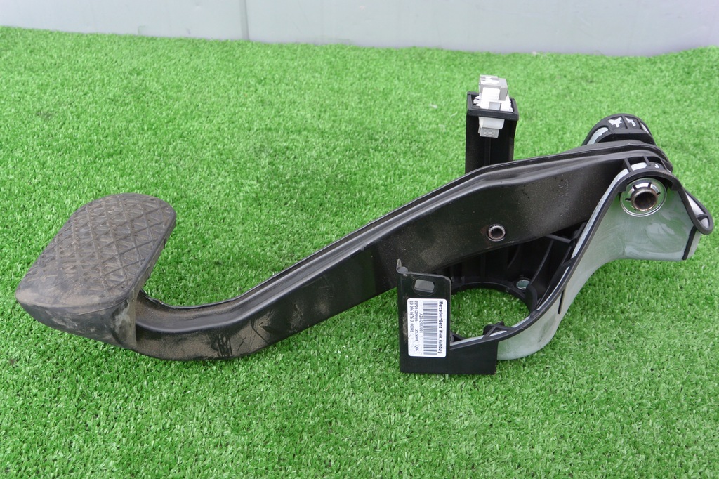 фото №1, Педаль гальма mercedes w212 w204 автоматична коробка передач eu