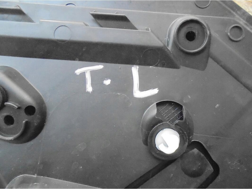 фото №2, Молдинг накладка зовнішня стійка megane iv kombi