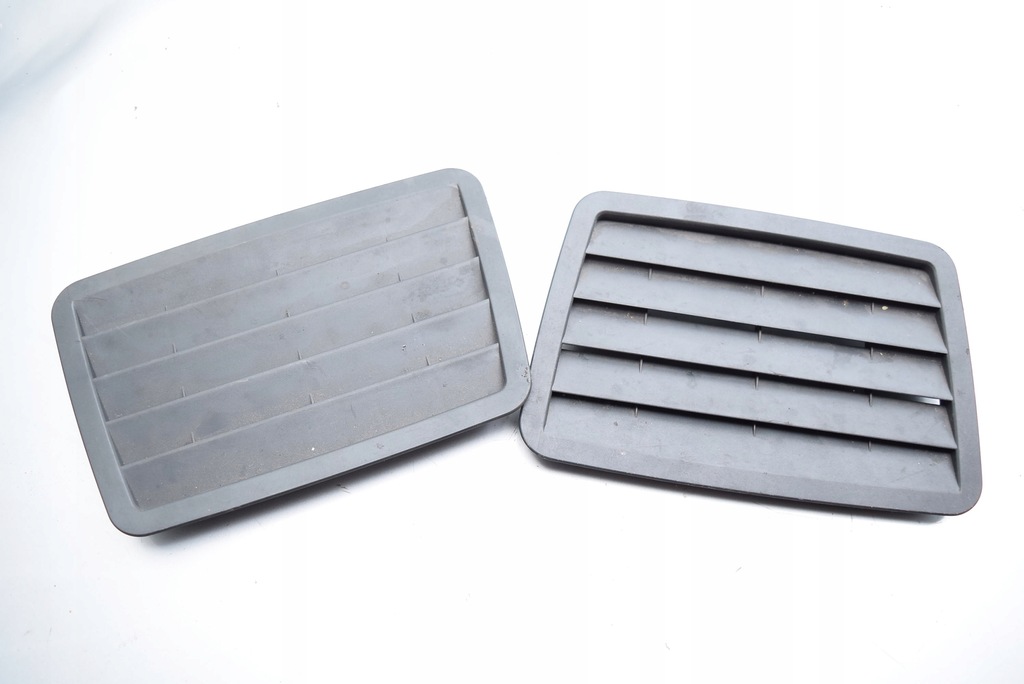 фото №1, Mercedes w211 решітка обдув підлога 2118310236