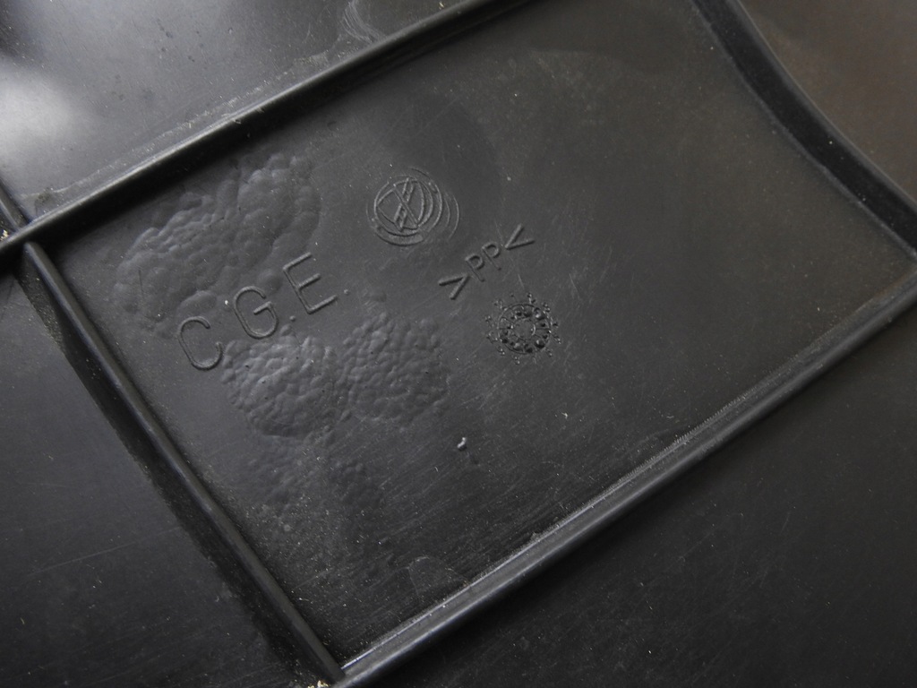 фото №8, Подкрылок правый задняя fiat palio weekend 97-00