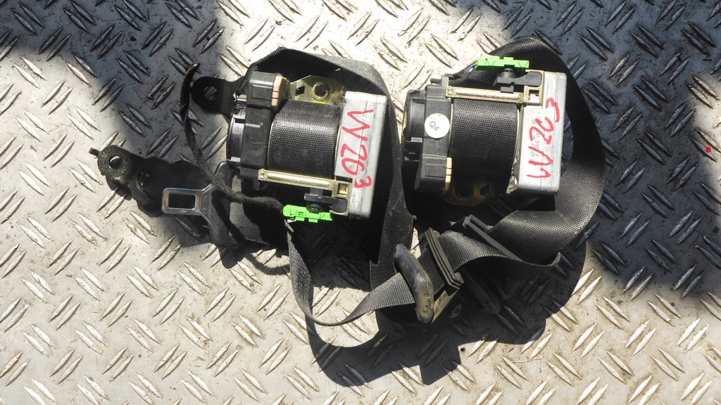 фото №1, Mercedes w203 pas правый передний 2038601086 исправный