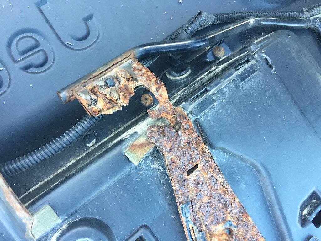 фото №4, Кронштейн колеса запасного jeep cherokee liberty kj