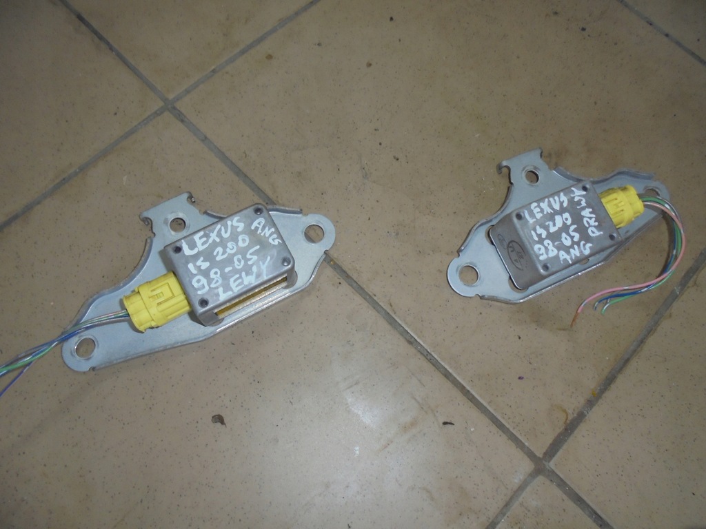 фото №1, Lexus is200 датчик удару правий