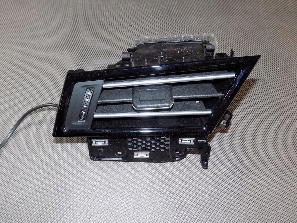 фото №1, Passat b8 решітка обдув 3g1819701e