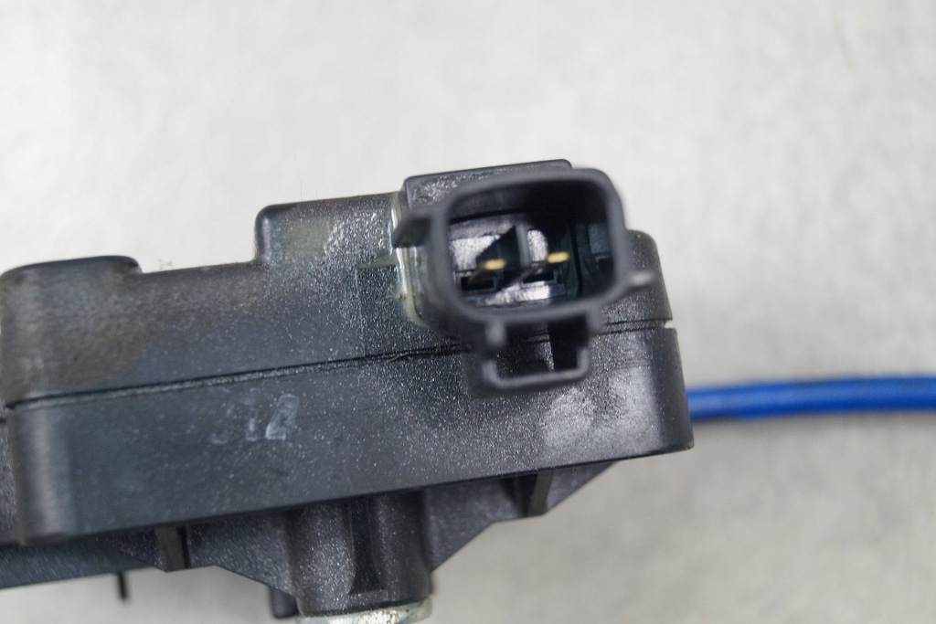 фото №4, Привод крышка заливной lexus is ii 05-10