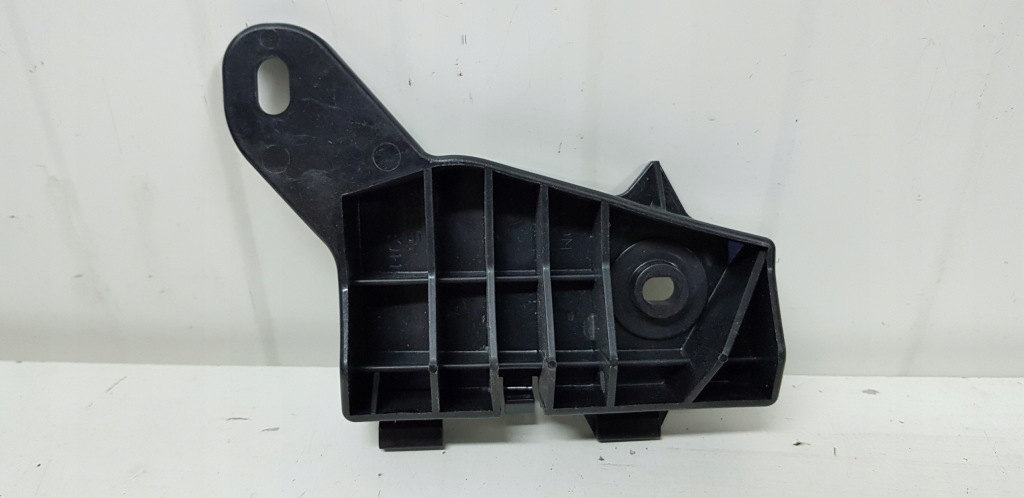 фото №1, Lexus rx 03-08 напрямна бампер задня кронштейн лампи правий