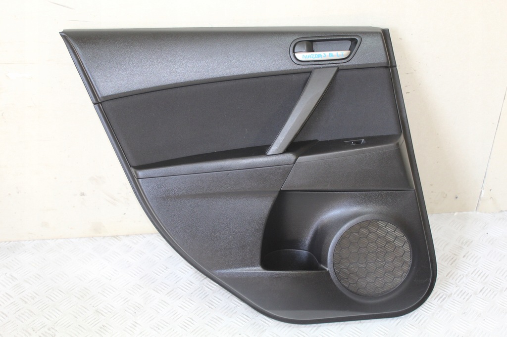 фото №1, Обшивка дверь левый задняя mazda 3 iii bl