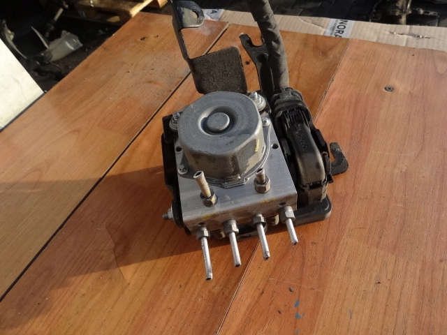 фото №1, Dacia logan 2017 lift 1,0 sce насос abs 476603249r