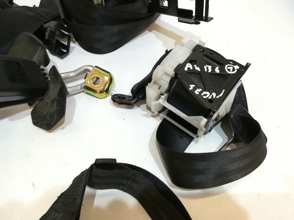 фото №6, Pas безпеки чорний перед задня sed audi a4 b6