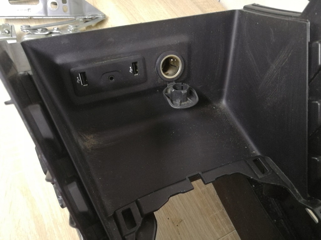 фото №4, Подлокотник туннель средний renault megane iv hb