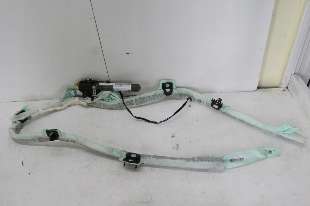 фото №1, Шторка безопасности правая vw passat b6 kombi