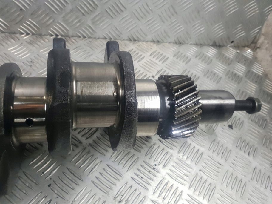 Wał коленчатый volvo fl6 180km d6a180 в Украине