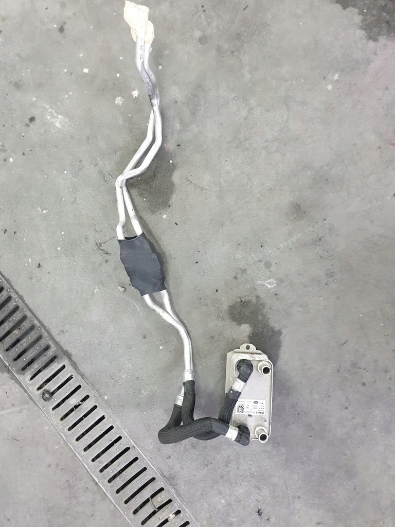 фото №1, Радиатор масла velar f-peace 3.0d l560 x6003001