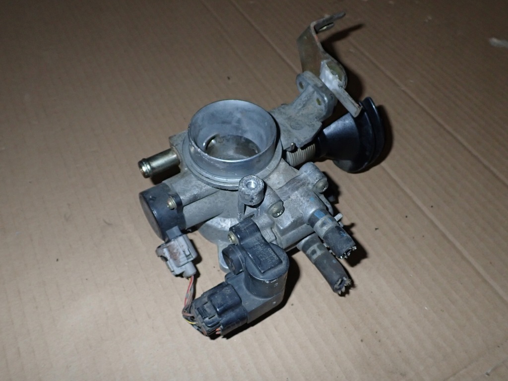 фото №6, Toyota yaris 99-05 1.0i дроссельная заслонка