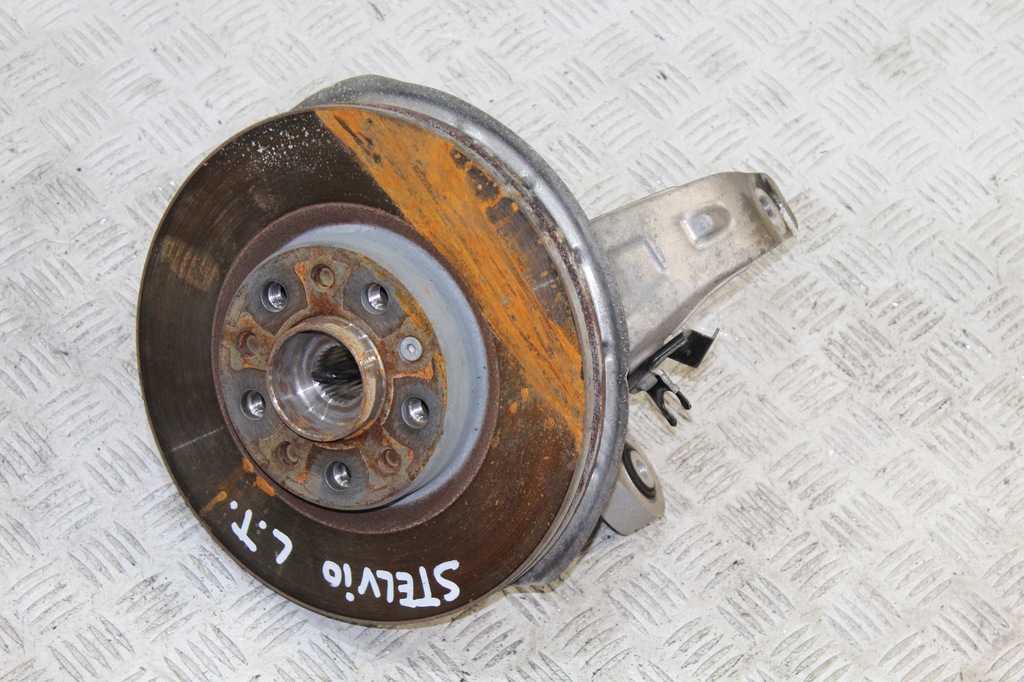 фото №1, Поворотний кулак лівий задня stelvio