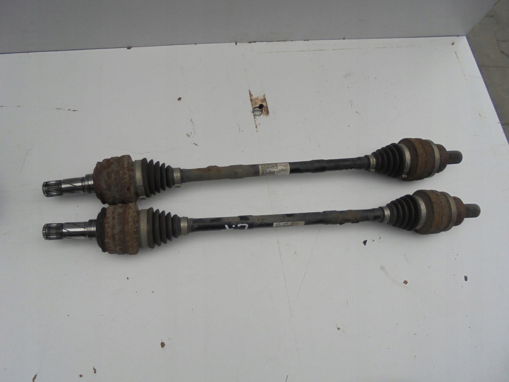 фото №1, Приводной вал левый задняя ford kuga mk1 2.0 tdci