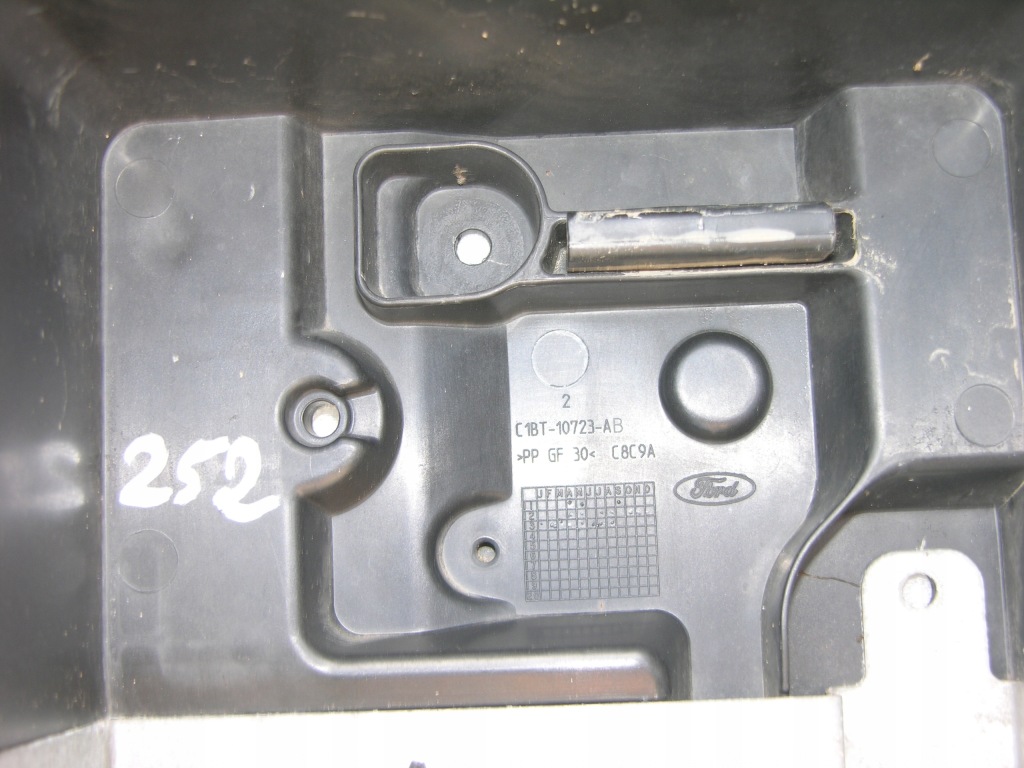 Ford fiesta mk7 рестайлинг  2012-2017 основание аккумулятор оригинал Доставка