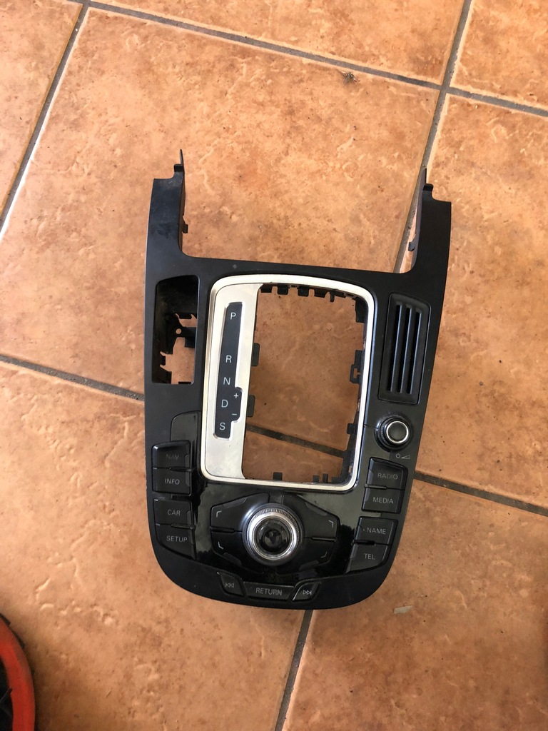 фото №1, Audi a4 панель mmi 8k0919