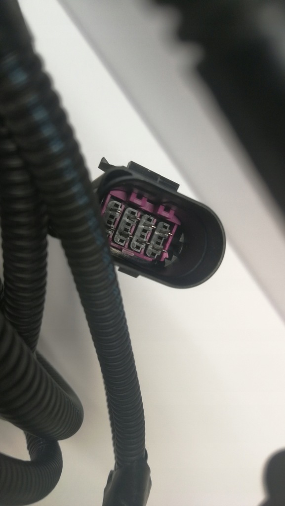 фото №10, Джгут бампера перед 6xpdc audi a4 8w0971095