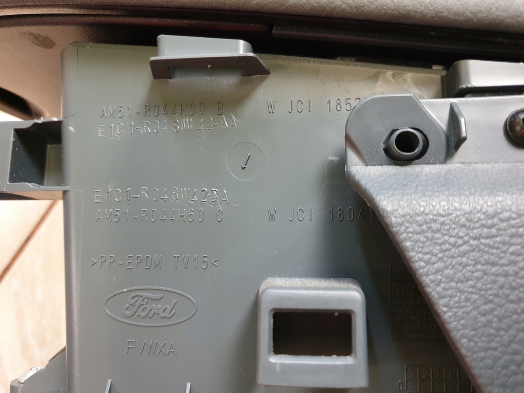 фото №7, Ford grand c-max подлокотник usb aux каркас 2014r. оригинальный номер eu