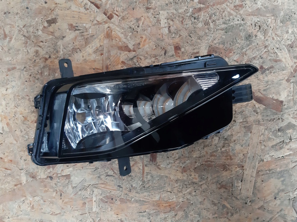 фото №1, Противотуманная фара правый vw golf vii sportsvan 510941662e