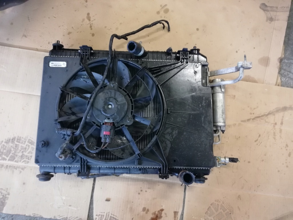 фото №1, Ford b-max радиатор радиатор 1.6 b автоматическая коробка передач