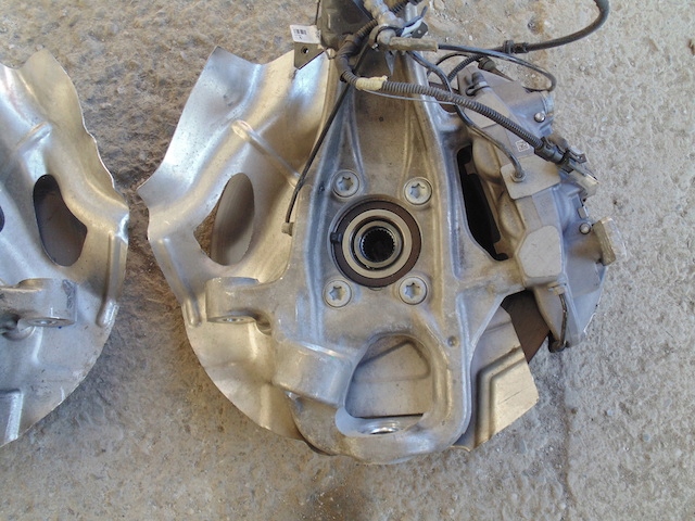 фото №3, Поворотный кулак левая alfa romeo stelvio 2.2d 2018r