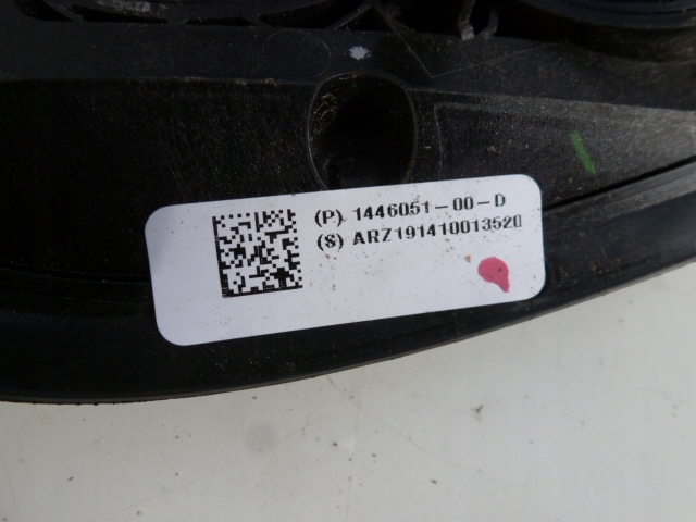 фото №3, Крышка port зарядки tesla 1446051-00-d