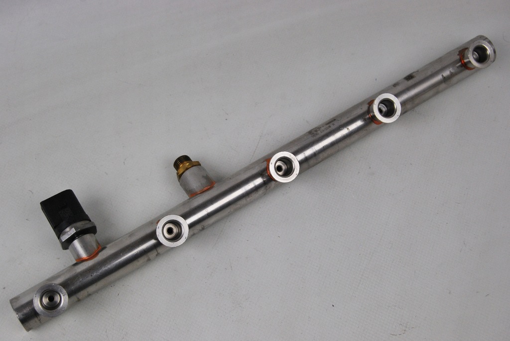 фото №1, Молдинг упорскування audi r8 4s 07l133315s