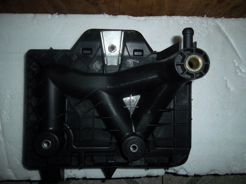 фото №1, Основа полиця акумулятор vw polo 01-09 vw fox