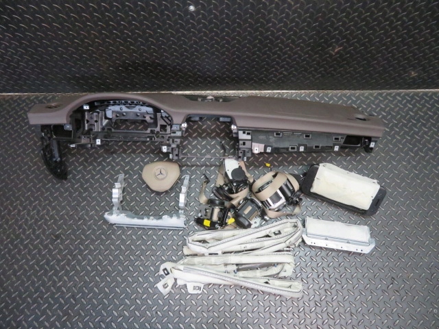 фото №1, Консоль приборная панель приборная панель подушки безопасности mercedes cls w218