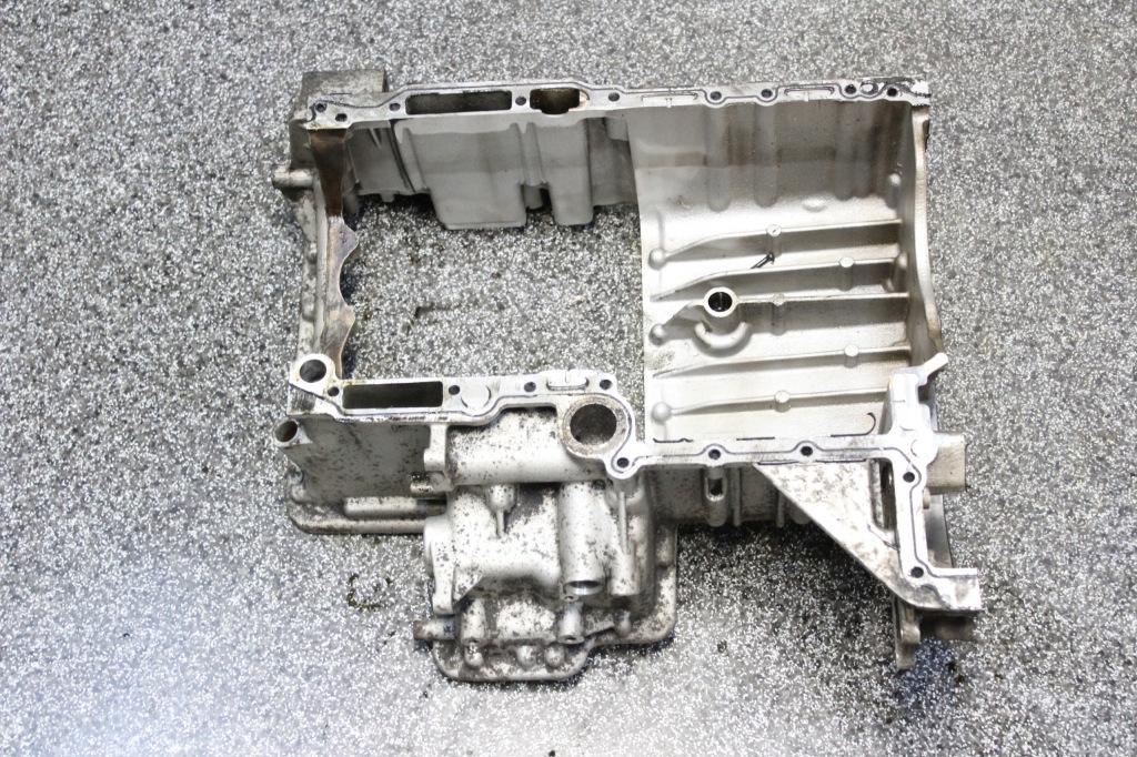 Audi a8 d3 4.2tdi v8 bvn поддон масла 057103603s Цена