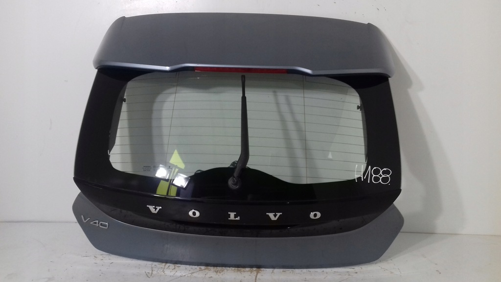 фото №1, Volvo v40 / 2019 крышка багажника задняя h188
