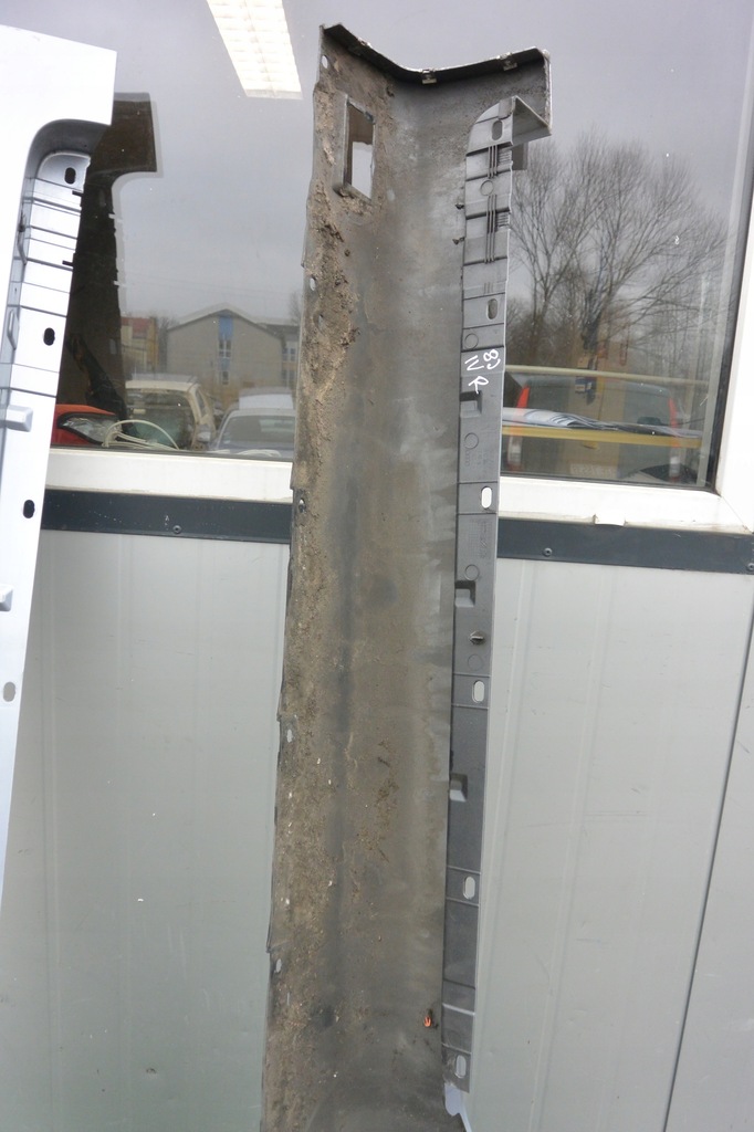 фото №8, Защита накладка порог правая audi tt 8j ly4w