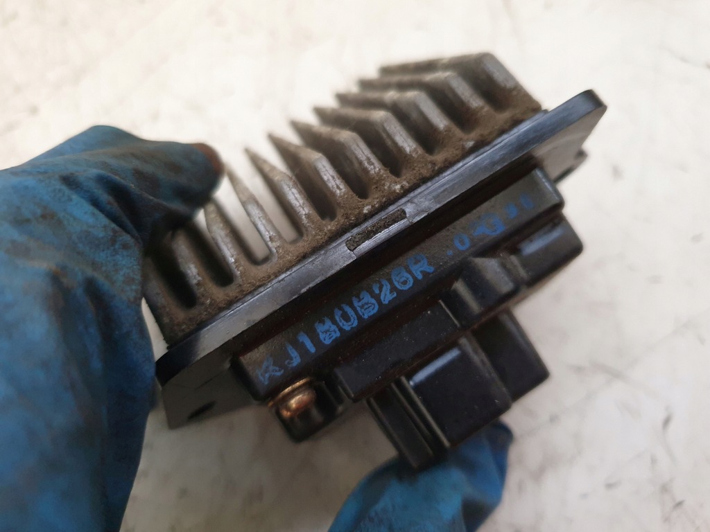 фото №2, Резистор резистор вентилятор mazda premacy 2.0 ditd