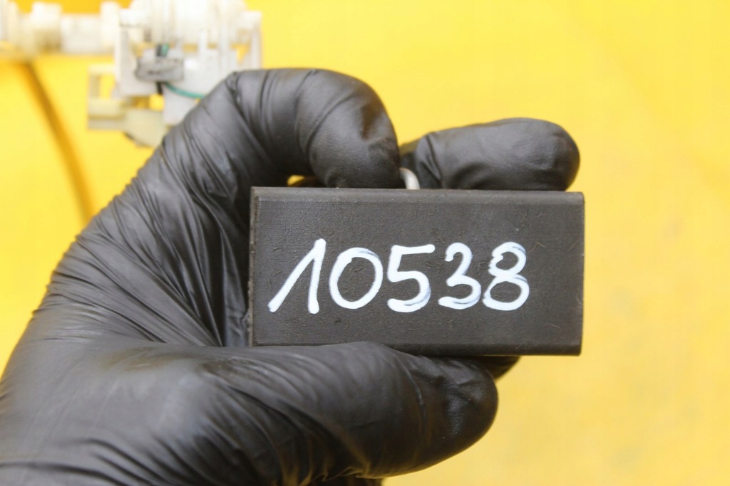 фото №7, Датчик рівня пального vw phaeton 4.2b 3d0919673g