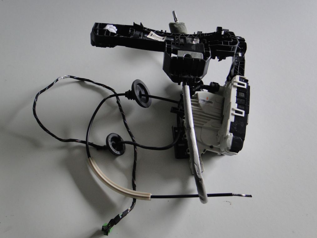 фото №1, Mercedes w205 w117 w156 замок w дверь левая правое