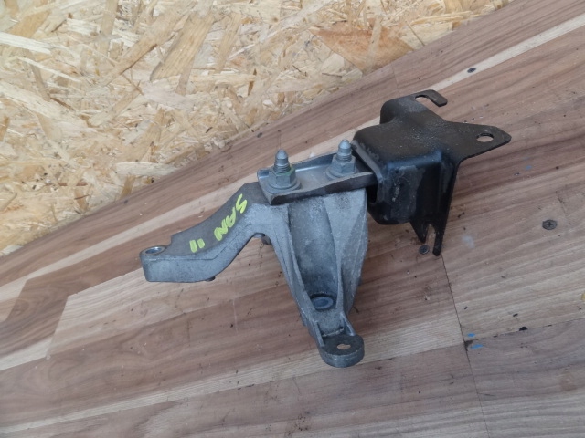 фото №1, Dacia sandero ii 2013 1,2 кронштейн подушка коробки