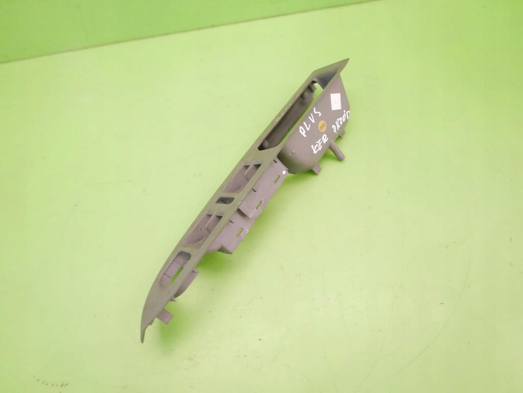 фото №5, Ручка кронштейн дверь левая перед vw golf plus 04-08