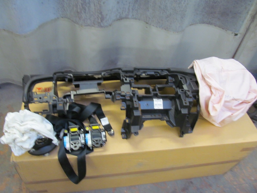 фото №1, Mazda 6 12-18 приборная панель подушки безопасности ремни подушка безопасности c402