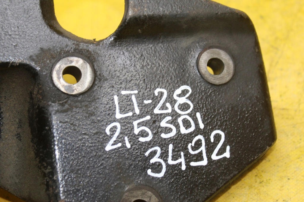 фото №8, Кронштейн насоса уприскування vw lt 28 2.5 sdi 074130147c