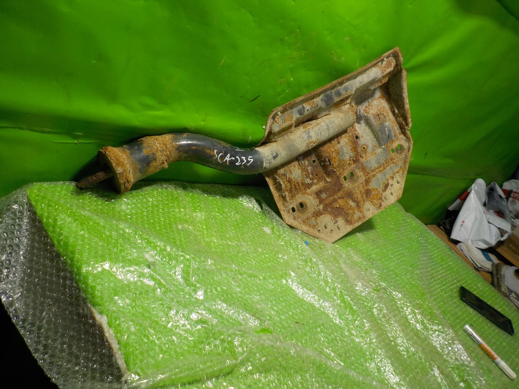 фото №1, Scania r 380 кронштейн подкрылок левый задняя крыла