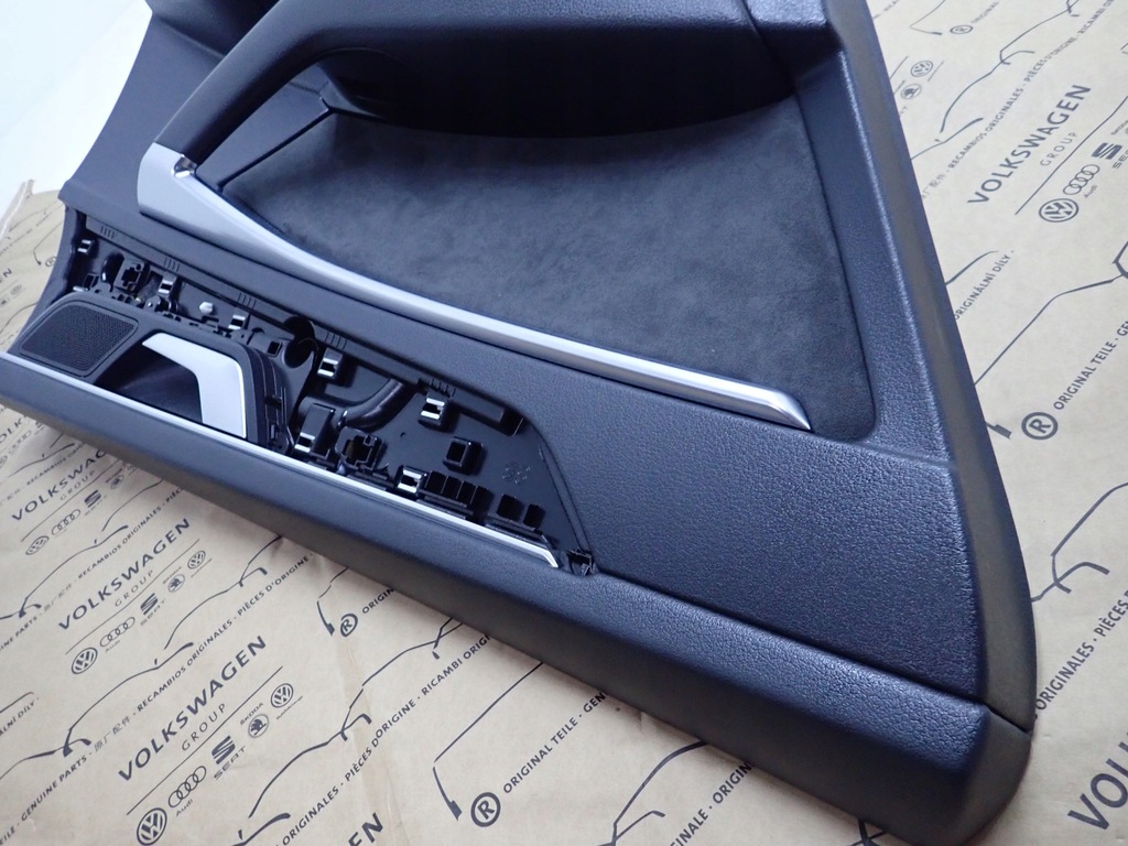 фото №6, Audi a7 4k обивка дверь задняя левая led